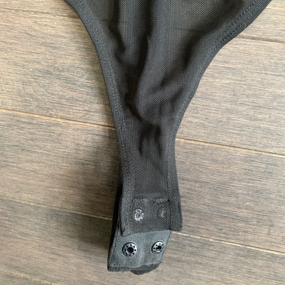 Guess Black Sheer Snake Embroidered Body Suit Size M - Picture 5 of 9